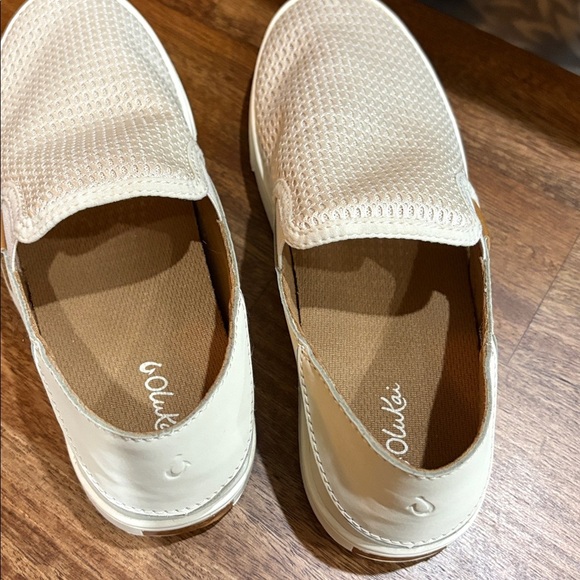 OluKai Pehuea Shoes. Cream color. Sz. 7. Slip on loafers. Boat shoes. - Picture 8 of 8